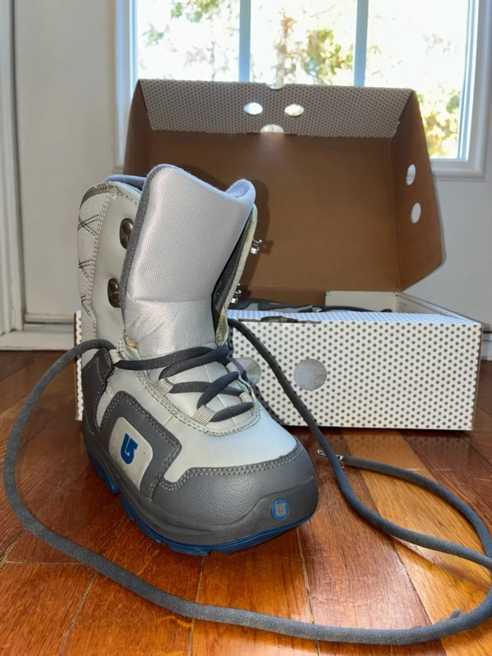 EUC Burton Moto Snowboard Boots Kids Size 3 Youth Winter Snow Ski Grey Blue